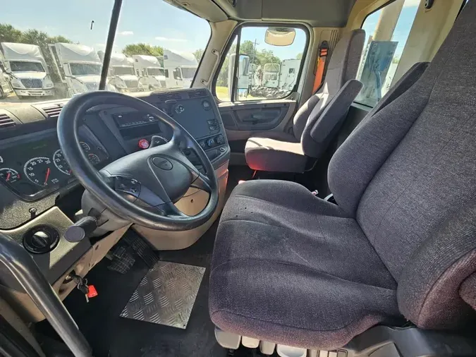 2019 FREIGHTLINER/MERCEDES CASCADIA 12597ac7587f4cd2331d51fcb2a66973f4a