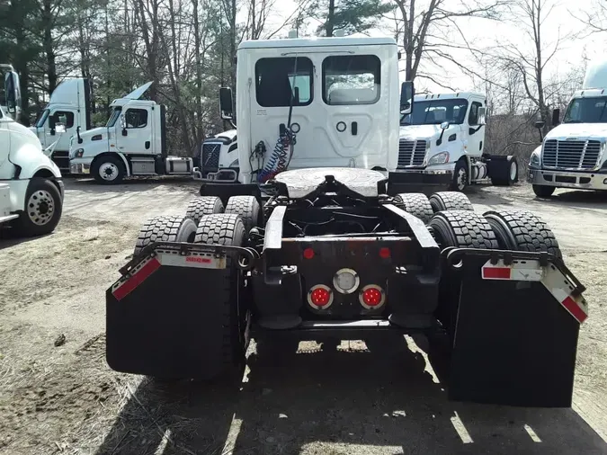 2020 FREIGHTLINER CASCADIA 113