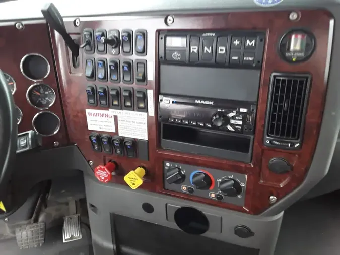 2018 MACK TRUCKS, INC. CHU613