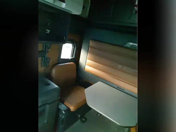 2020 FREIGHTLINER Cascadia 12697adfdb999a091846497696b048d14b6