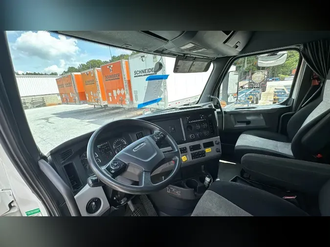 2019 Freightliner Cascadia 126