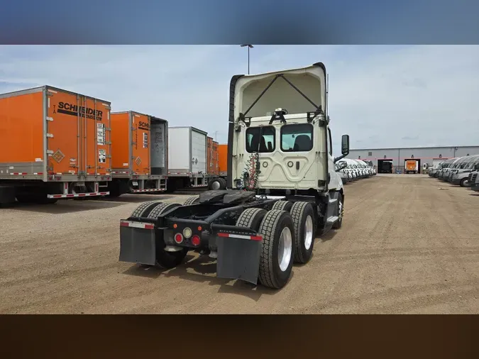 2019 Freightliner Cascadia 126