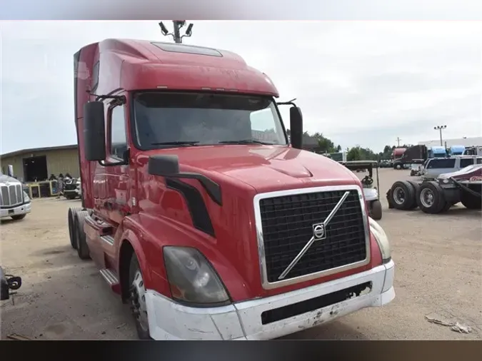 2015 VOLVO VNL64T670