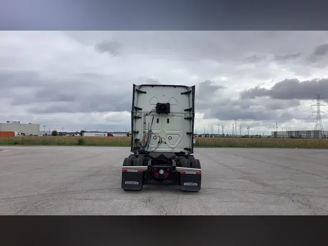 2023 Freightliner Cascadia 126