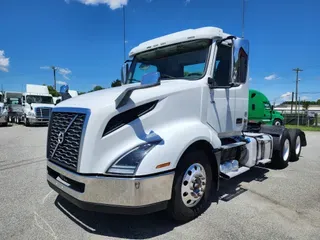 2019 VOLVO VNL64TRACTOR