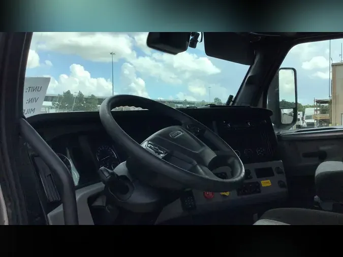 2022 Freightliner Cascadia 126