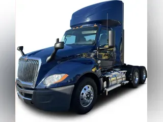 2020 International LT625