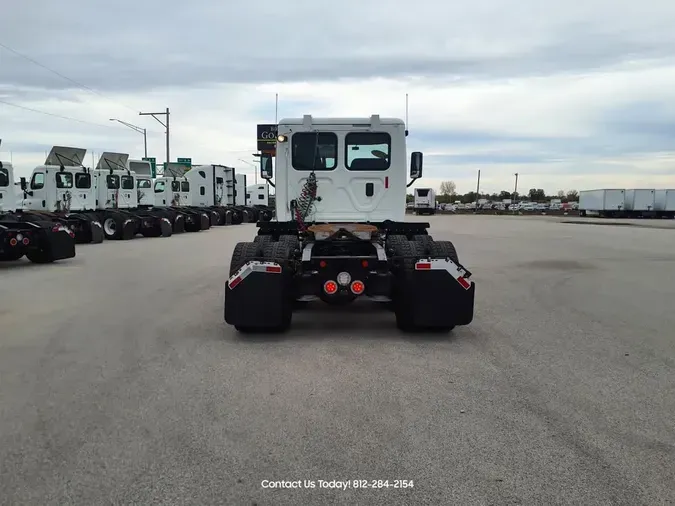 2017 FREIGHTLINER/MERCEDES CASCADIA 113