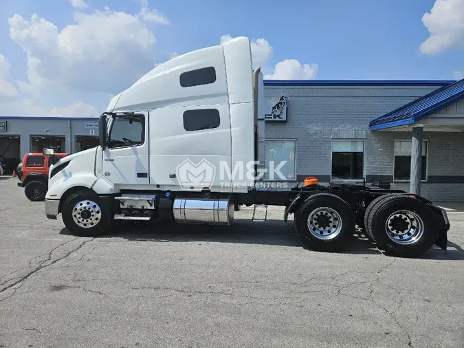 2020 VOLVO VNL64T760