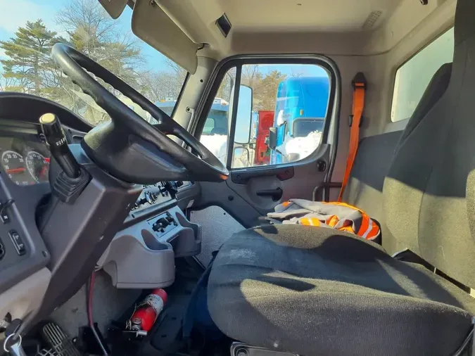 2019 FREIGHTLINER/MERCEDES M2 10697bd7b012c0a3b2e2aeb70d9240dac08