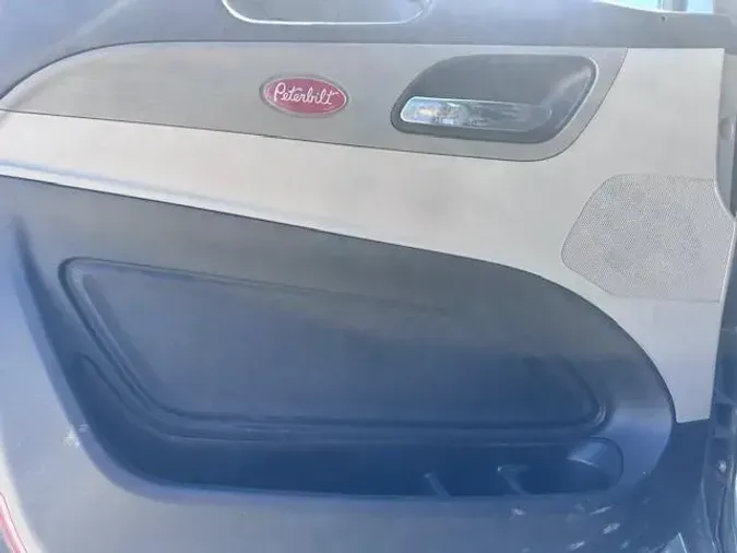 2022 Peterbilt 579