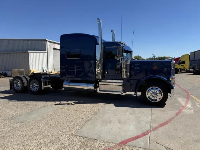2024 Peterbilt 389