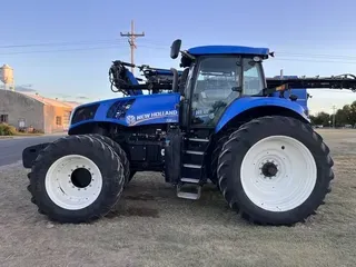 2012 New Holland t8.330