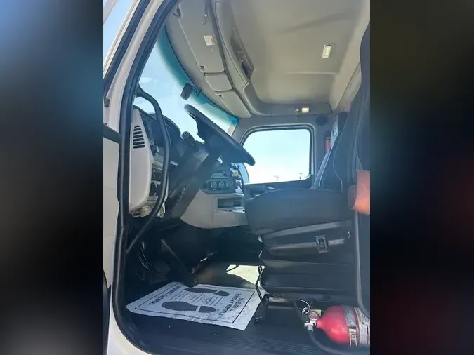 2022 Peterbilt 579