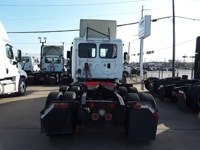 2016 FREIGHTLINER/MERCEDES CASCADIA 125