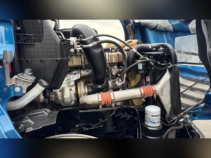 2021 FREIGHTLINER CA126