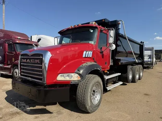 2010 MACK GRANITE GU813