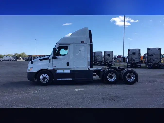 2022 Freightliner Cascadia 126