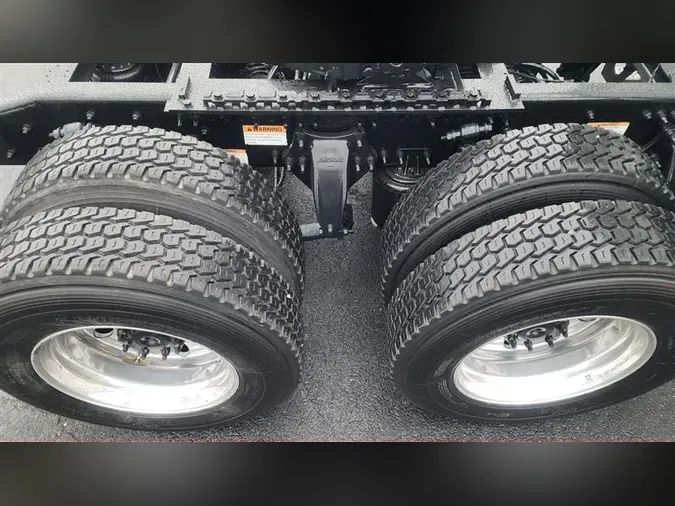 2023 FREIGHTLINER CA126