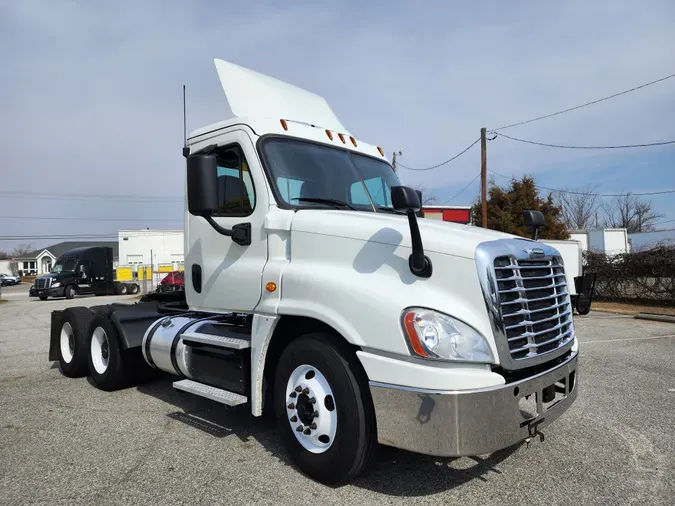 2018 FREIGHTLINER/MERCEDES CASCADIA 125