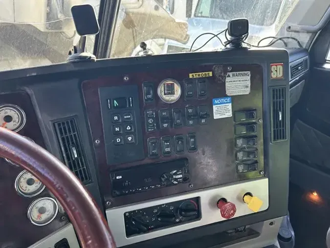 2018 FREIGHTLINER 122SD