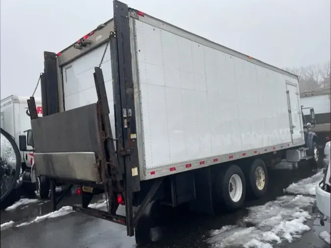 2018 FREIGHTLINER/MERCEDES M2 106