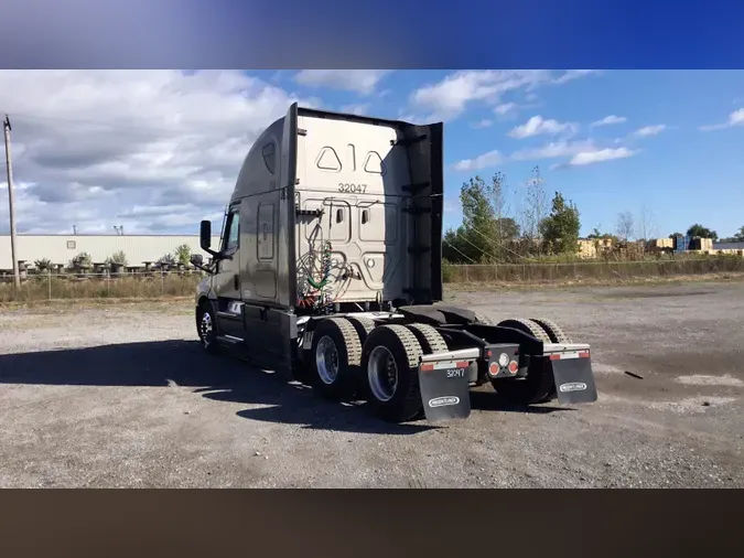2024 Freightliner Cascadia 126