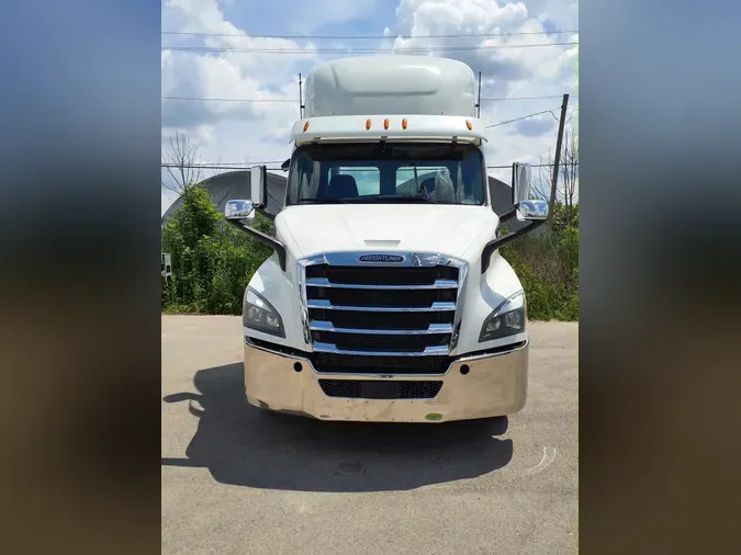 2019 FREIGHTLINER NEW CASCADIA 116