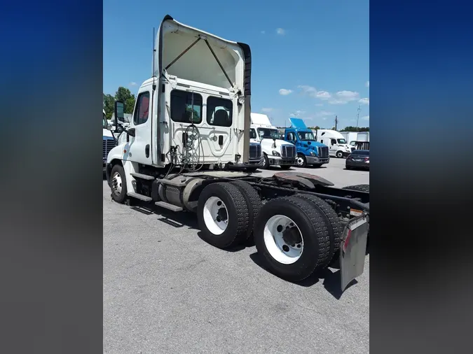 2016 FREIGHTLINER/MERCEDES CASCADIA 125