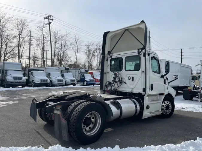 2019 FREIGHTLINER/MERCEDES NEW CASCADIA 116