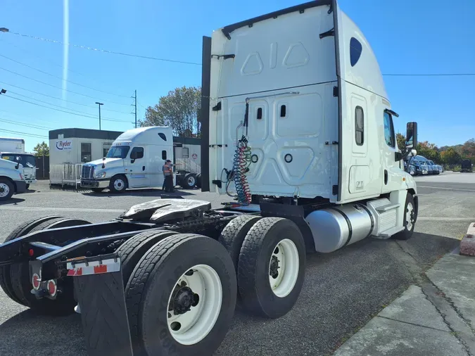 2019 FREIGHTLINER/MERCEDES CASCADIA 125