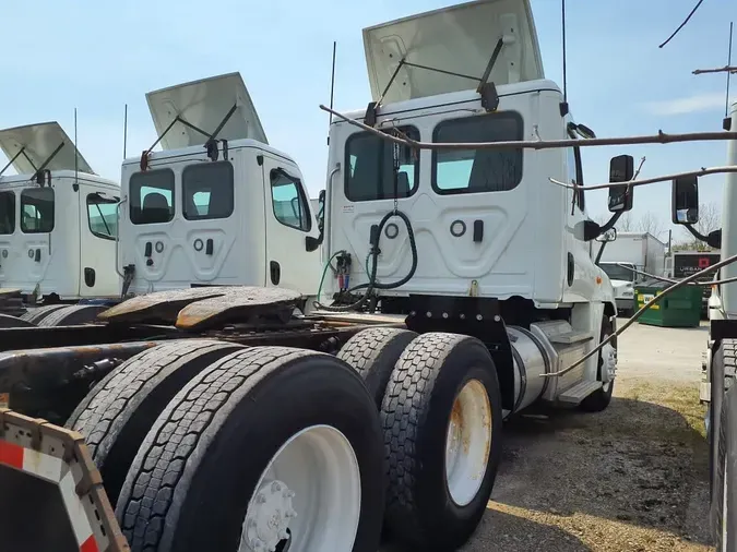 2019 FREIGHTLINER/MERCEDES CASCADIA 12597daed1856fa34dc1c44ac48a098c878