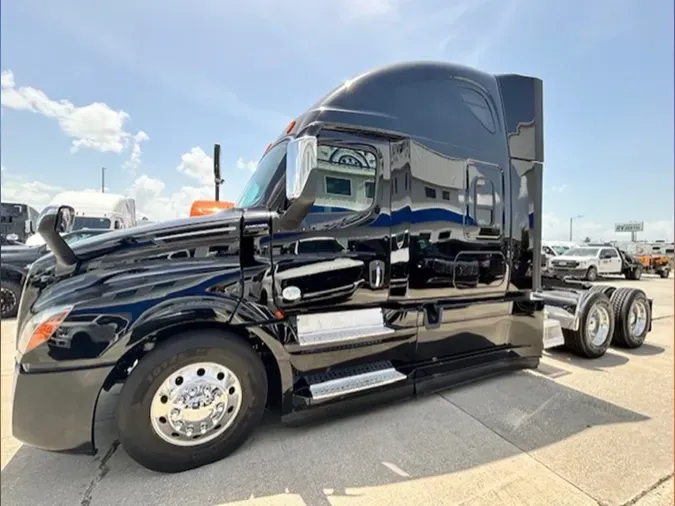 2023 Freightliner Cascadia 126