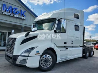 2023 VOLVO VNL64T760