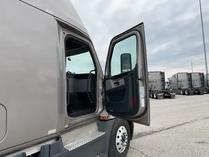 2020 Freightliner Cascadia