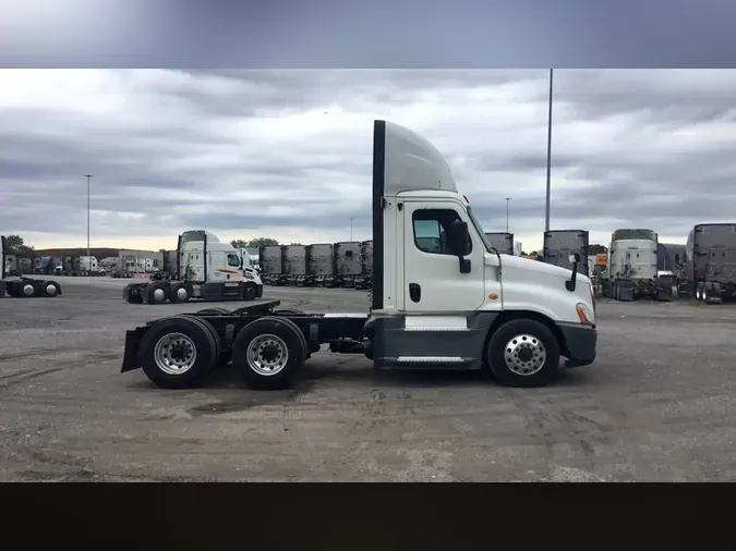 2019 Freightliner Cascadia 12597ec4c413c7ce3e0b13ade8777d72106