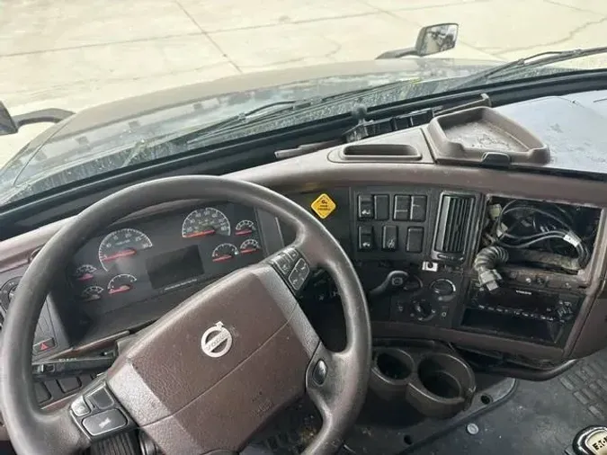 2015 Volvo VNL780