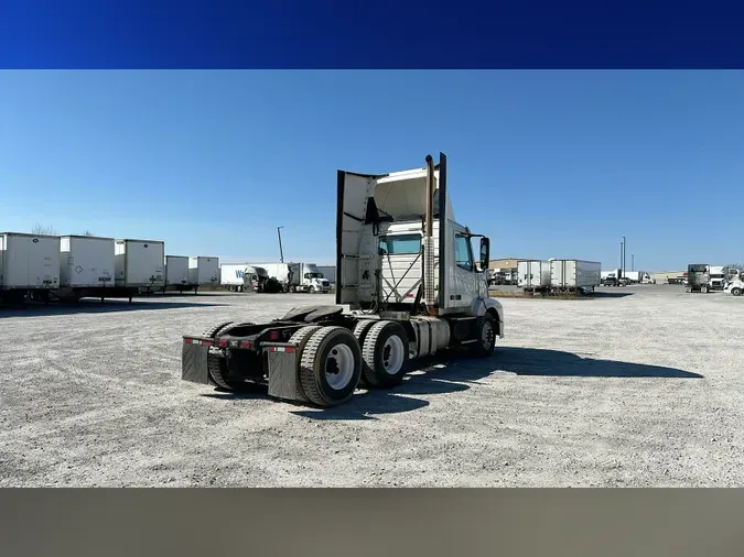 2015 Volvo VNL300