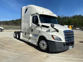 2018 FREIGHTLINER T12664ST