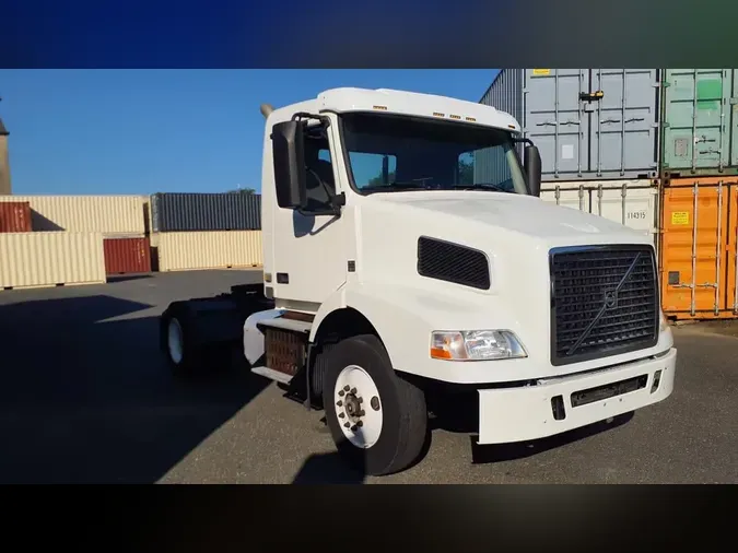 2014 VOLVO VNM42TRACTOR97f00f5b7cf1926f5da0c08a5c22f9c3