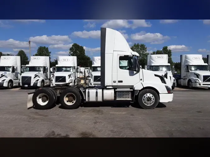 2016 Volvo VNL300