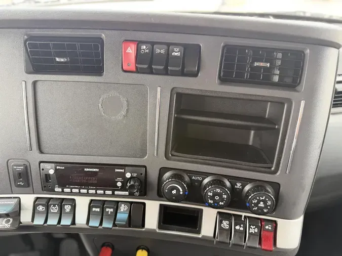 2023 Kenworth T680