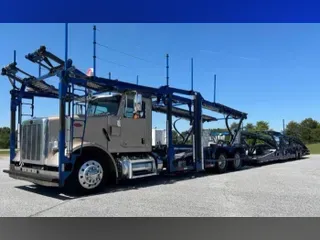 2017 Peterbilt 365