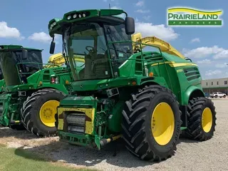 2016 John Deere 8700