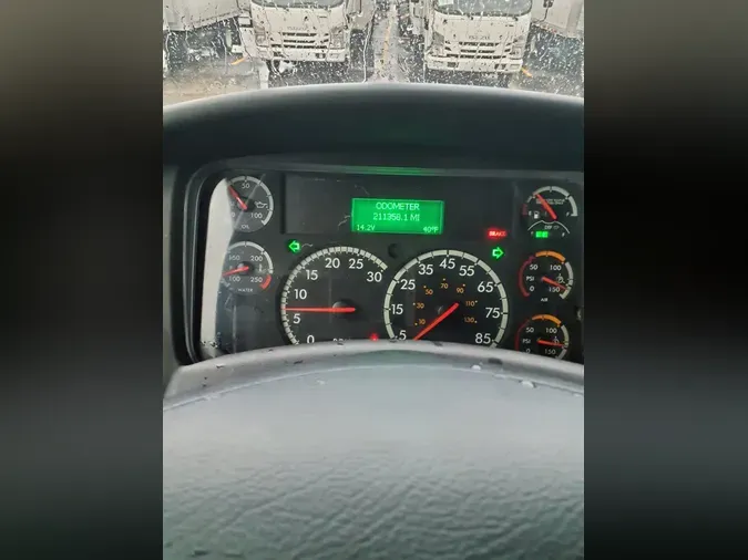 2018 FREIGHTLINER/MERCEDES M2 106