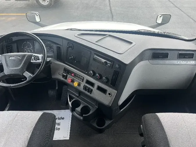 2019 Freightliner T12664ST