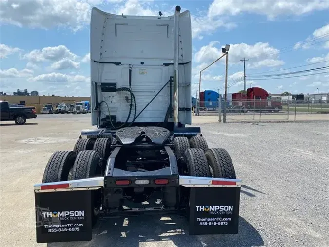 2018 VOLVO VNL64T670