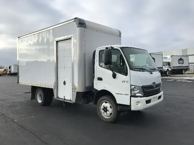 2018 Hino Truck 19597fd4039cfa48fe39b5b8c102f00dc32