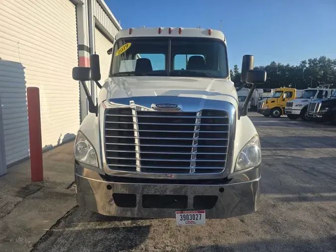 2019 FREIGHTLINER CASCADIA 125
