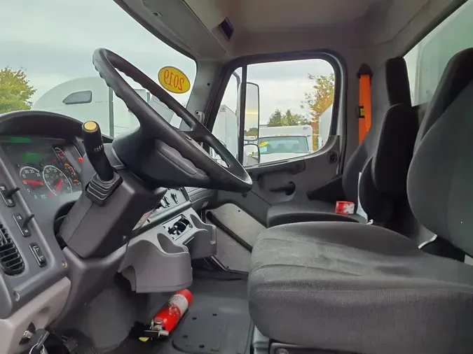 2019 FREIGHTLINER/MERCEDES M2 10697ff7def7eed973561ac44b60037e722